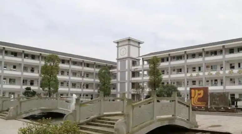 平乐中学怎么样、好不好