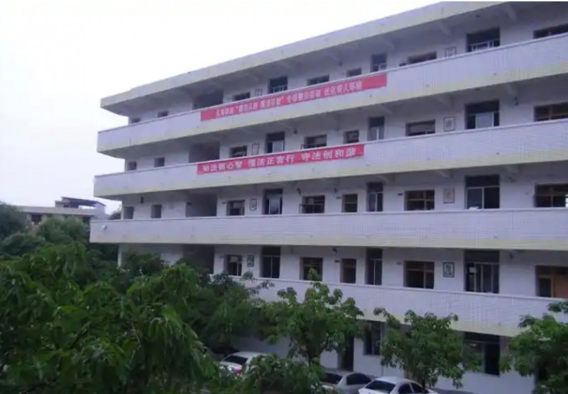 2025竹篙中学多少钱(学费明细)