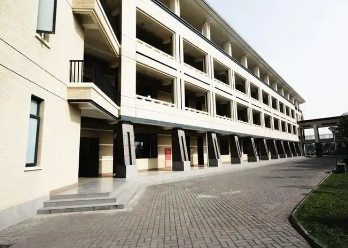 都江堰聚源中学招生简章2025年
