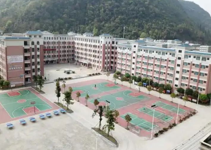 崇州市江源镇中学怎么样、好不好