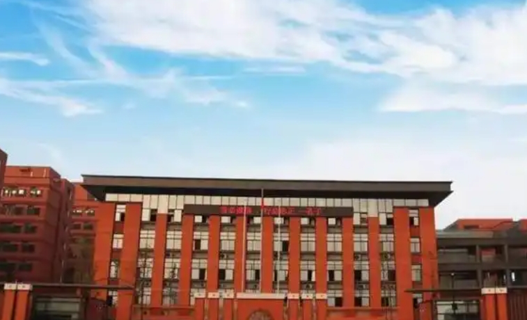 成都市龙泉外国语实验学校地址，乘车路线