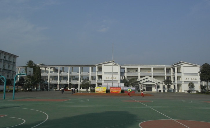 2025都江堰市天马镇中学多少钱(学费明细)