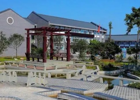 2025四川省大邑县安仁中学多少钱(学费明细)