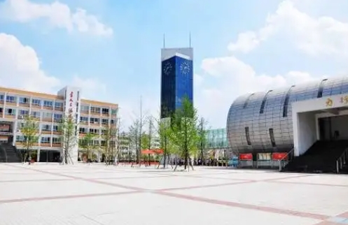 四川省都江堰市第四中学招生简章2025年